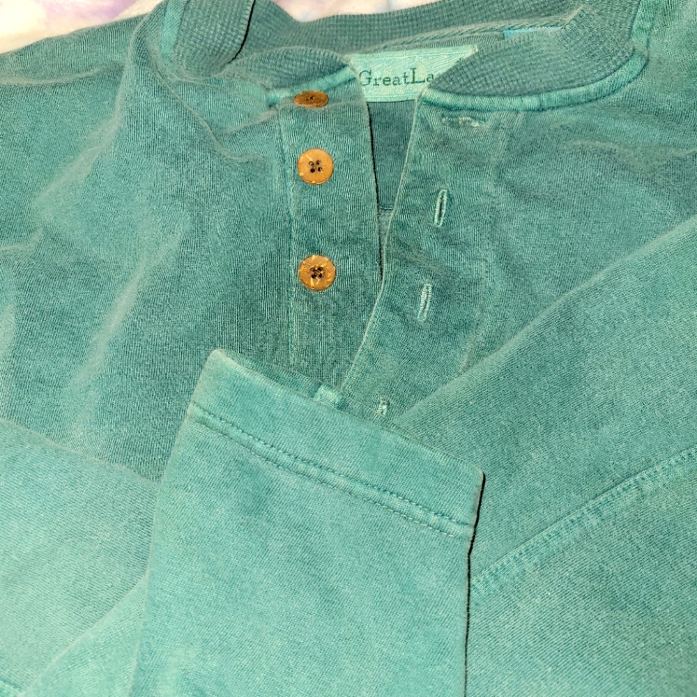Vintage button v-neck sweatshirt